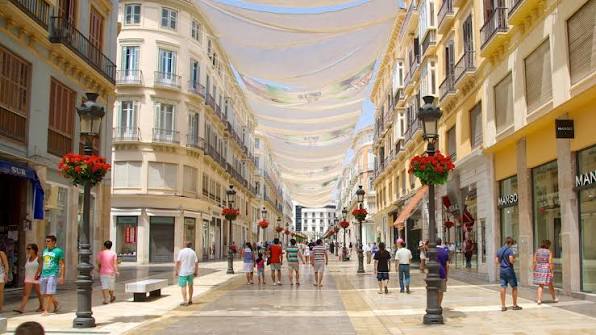 Calle peatonal del centro histórico de Málaga