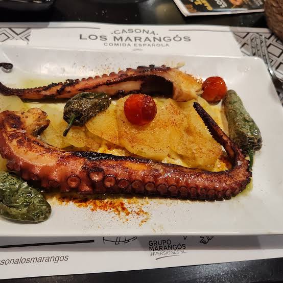 Plato de pulpo en un restaurante malagueño